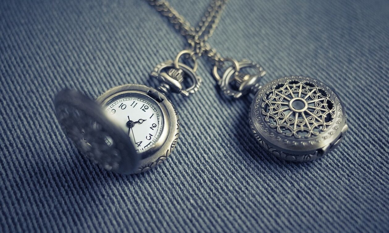 Αλλαγή ώρας 2023: Τα ξημερώματα της Κυριακής γυρνάμε τα ρολόγια μία ώρα πίσω