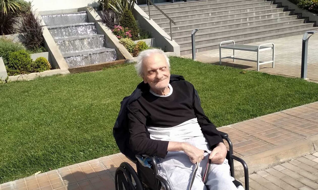 Σπύρος Φωκάς: Τα νεότερα για την υγεία του – Φωτογραφίες από το κέντρο αποκατάστασης