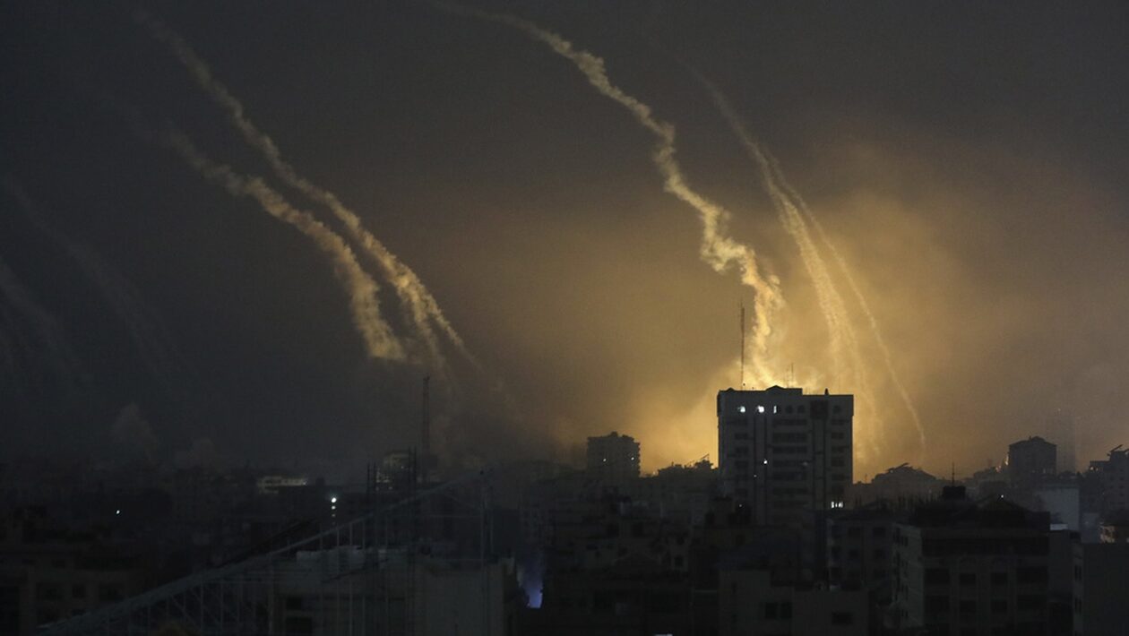 Χαμάς: Μάχες στη Λωρίδα της Γάζας – Σφοδροί βομβαρδισμοί του Ισραήλ