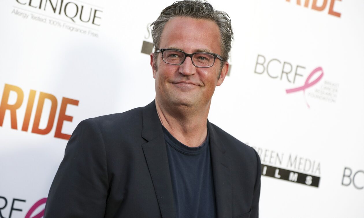 Μάθιου Πέρι: H διαλυμένη οικογένεια, ο εθισμός στα ναρκωτικά και η σειρά που τον έκανε διάσημο