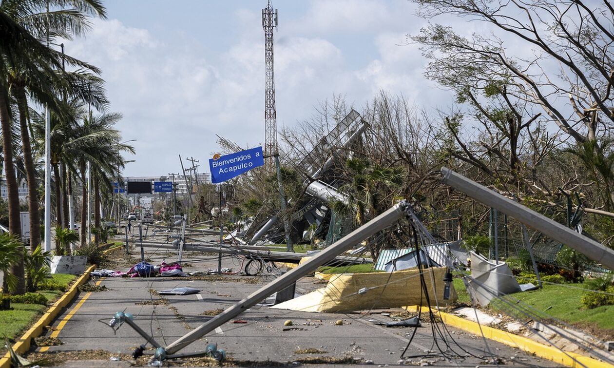Μεξικό: 43 νεκροί και 36 αγνοούμενοι από το σαρωτικά πέρασμα του τυφώνα Ότις στο Ακαπούλκο