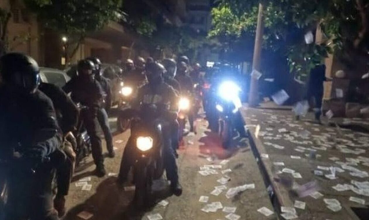 Στο αυτόφωρο για να δικαστούν τα τέσσερα μέλη του Ρουβίκωνα