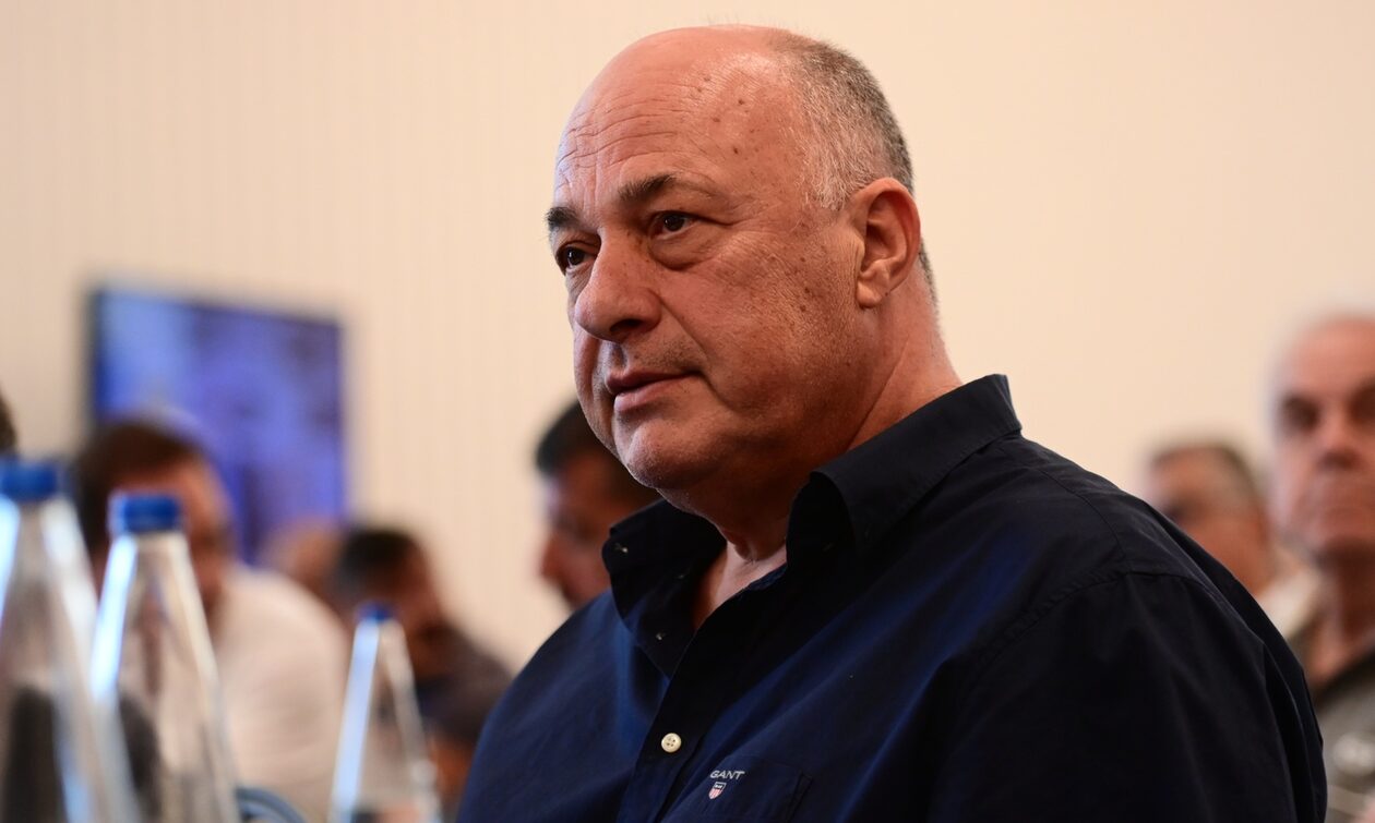 Αχιλλέας Mπέος κατά δημοσιογράφων: «Μια φορά τον μήνα κάνεις μπάνιο μωρή!»