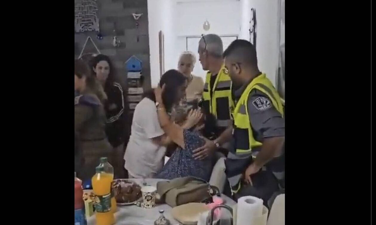 Πόλεμος Ισραήλ: Στρατιώτης όμηρος της Χαμάς συναντά την γιαγιά της μετά την απελευθέρωσή της