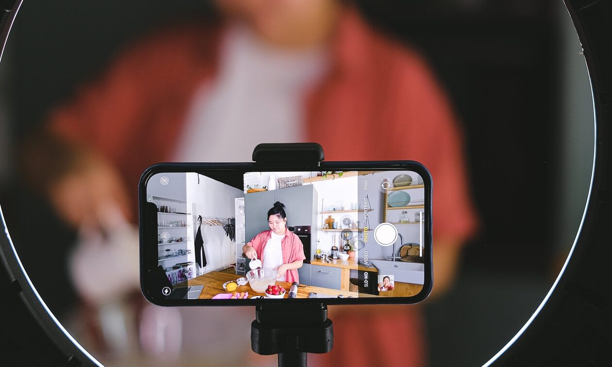 Στο «μικροσκόπιο» της Κομισιόν οι Influencers για παραπλανητικές αναρτήσεις