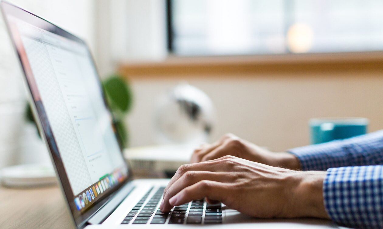 Πόσο θα κοστίσει το διπλό πρέσινγκ στους επαγγελματίες από το νέο φόρο. Υπολογίστε με ένα κλικ