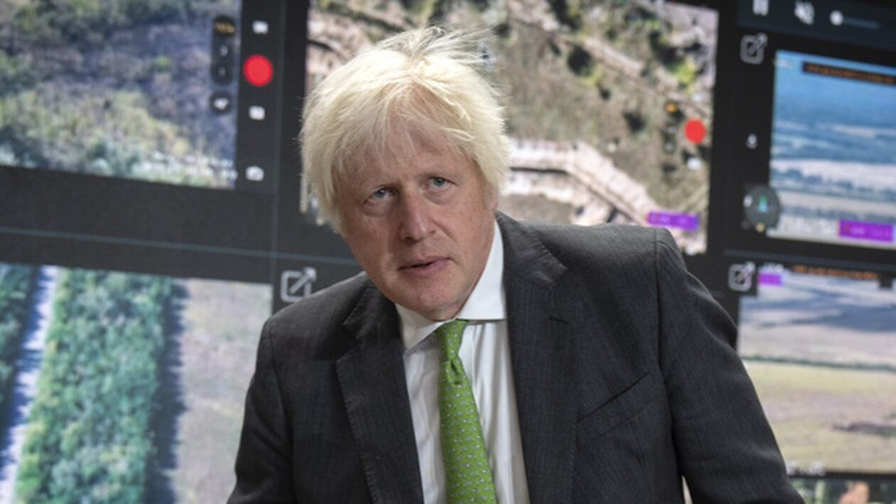 Μπορις Τζονσον: Σκοτώνεται ο κορονοϊός με πιστολάκι για μαλλιά;
