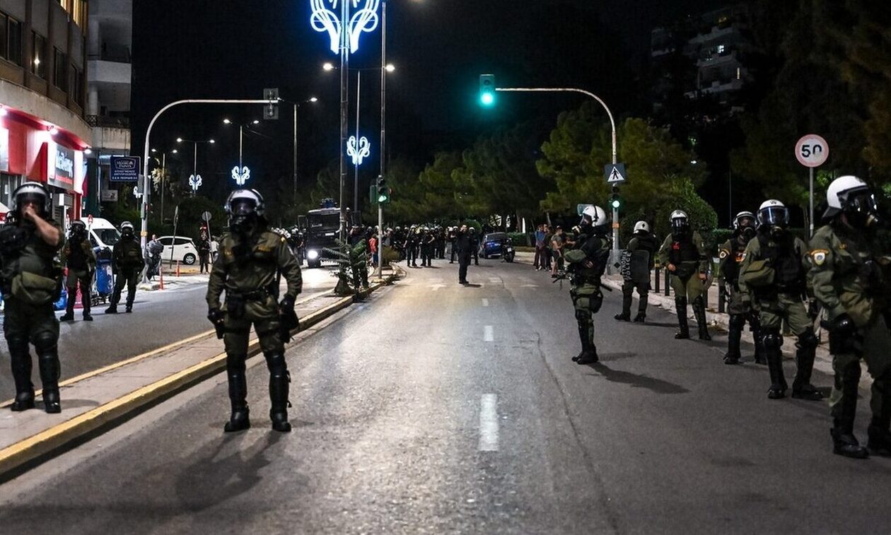 Νέο Ηράκλειο: Επεισόδια σε Πλατεία Βικτωρίας και Μοναστηράκι – Συλλήψεις και προσαγωγές