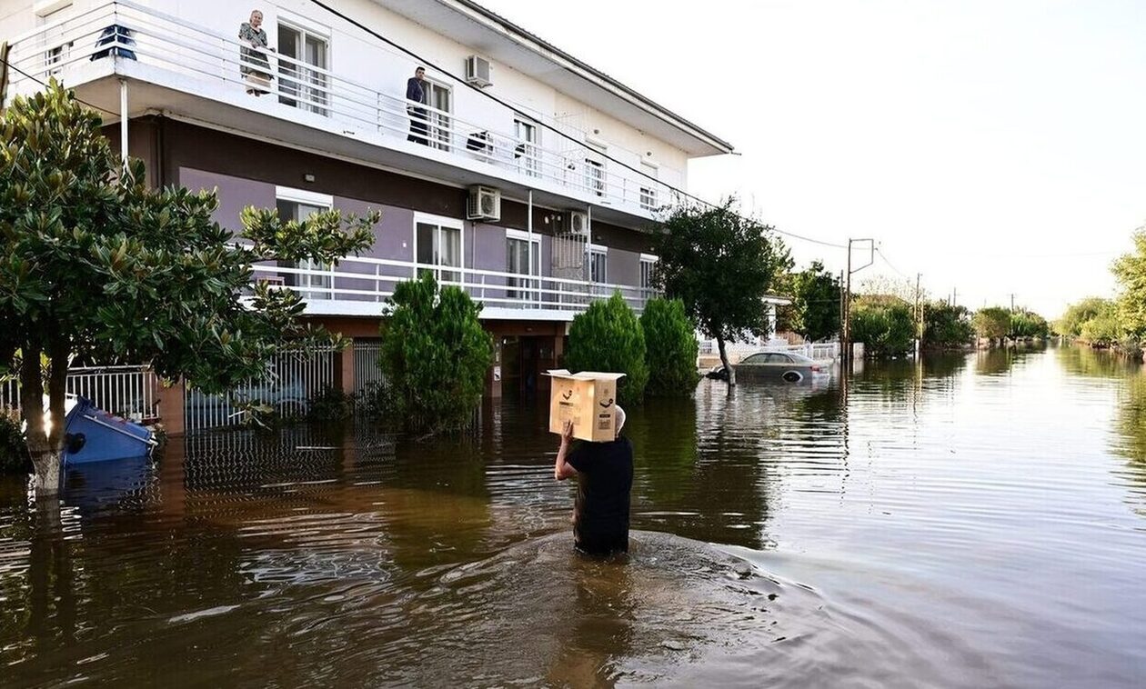 Λάρισα: Κίνηση ανθρωπιάς από ιδιοκτήτες ταβέρνας – Δώρισαν τα έσοδα μιας ημέρας σε πλημμυροπαθείς
