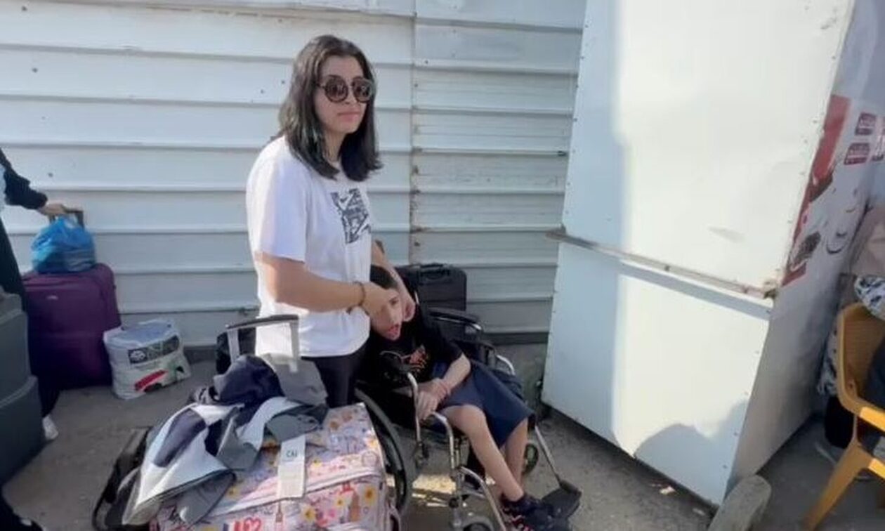 Γάζα: «Δε θέλω να πεθάνω στα 24» – Κραυγή αγωνίας από γυναίκα εγκλωβισμένη στη Ράφα