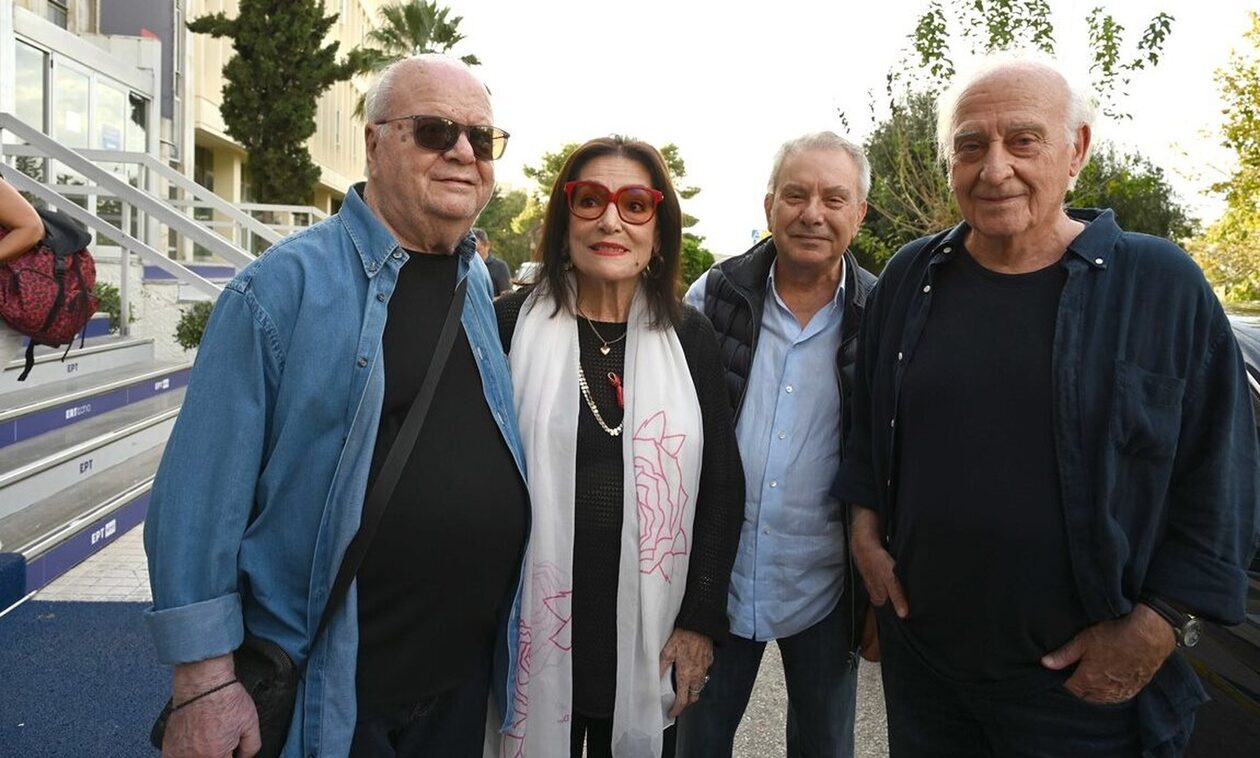 Νάνα Μούσχουρη: 24 ανέκδοτα τραγούδια της κυκλοφορούν σε ένα άλμπουμ – ντοκουμέντο