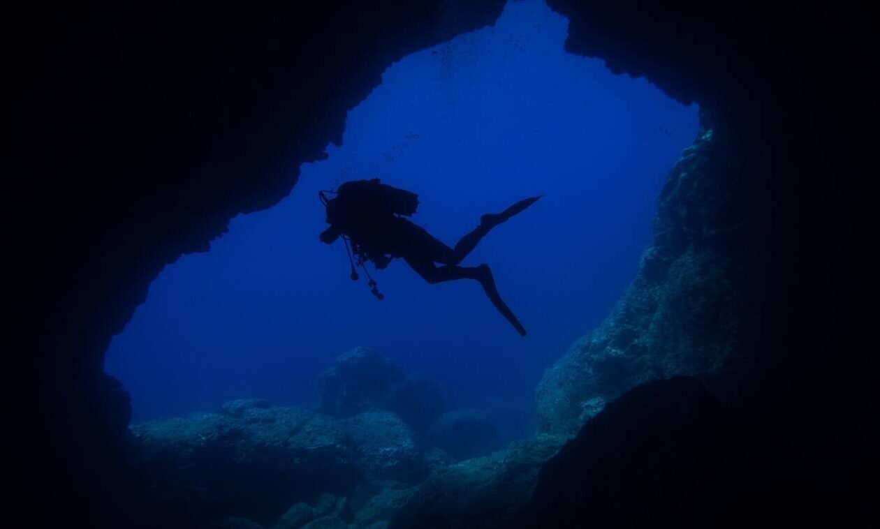 Συναγερμός στο Ηράκλειο: Δύτης ανασύρθηκε χωρίς τις αισθήσεις του