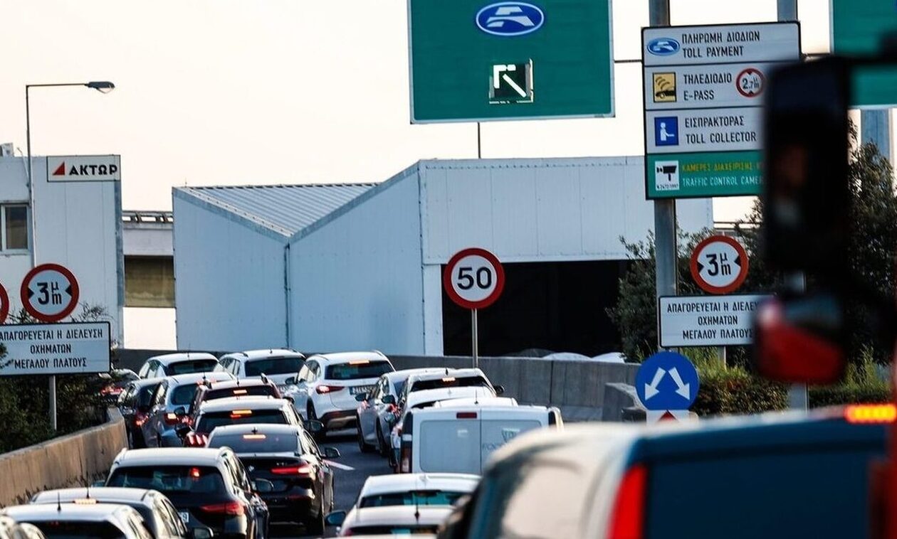 Αττική Οδός: Κλειστή η έξοδος για Λαμία λόγω ακινητοποιημένου φορτηγού