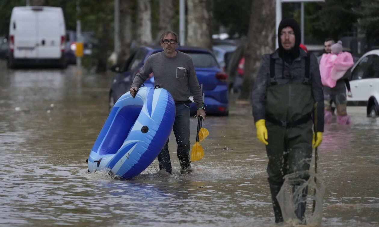Κακοκαιρία Ciaran: Φονικό πέρασμα από την Ιταλία – 7 νεκροί και 2 αγνοούμενοι