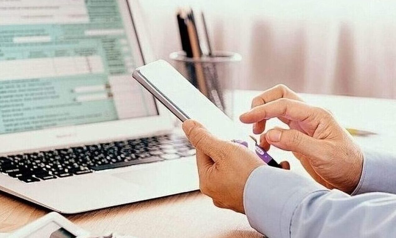 Ποια επιδόματα χάνουν οι ελεύθεροι επαγγελματίες με το νέο φορολογικό νομοσχέδιο