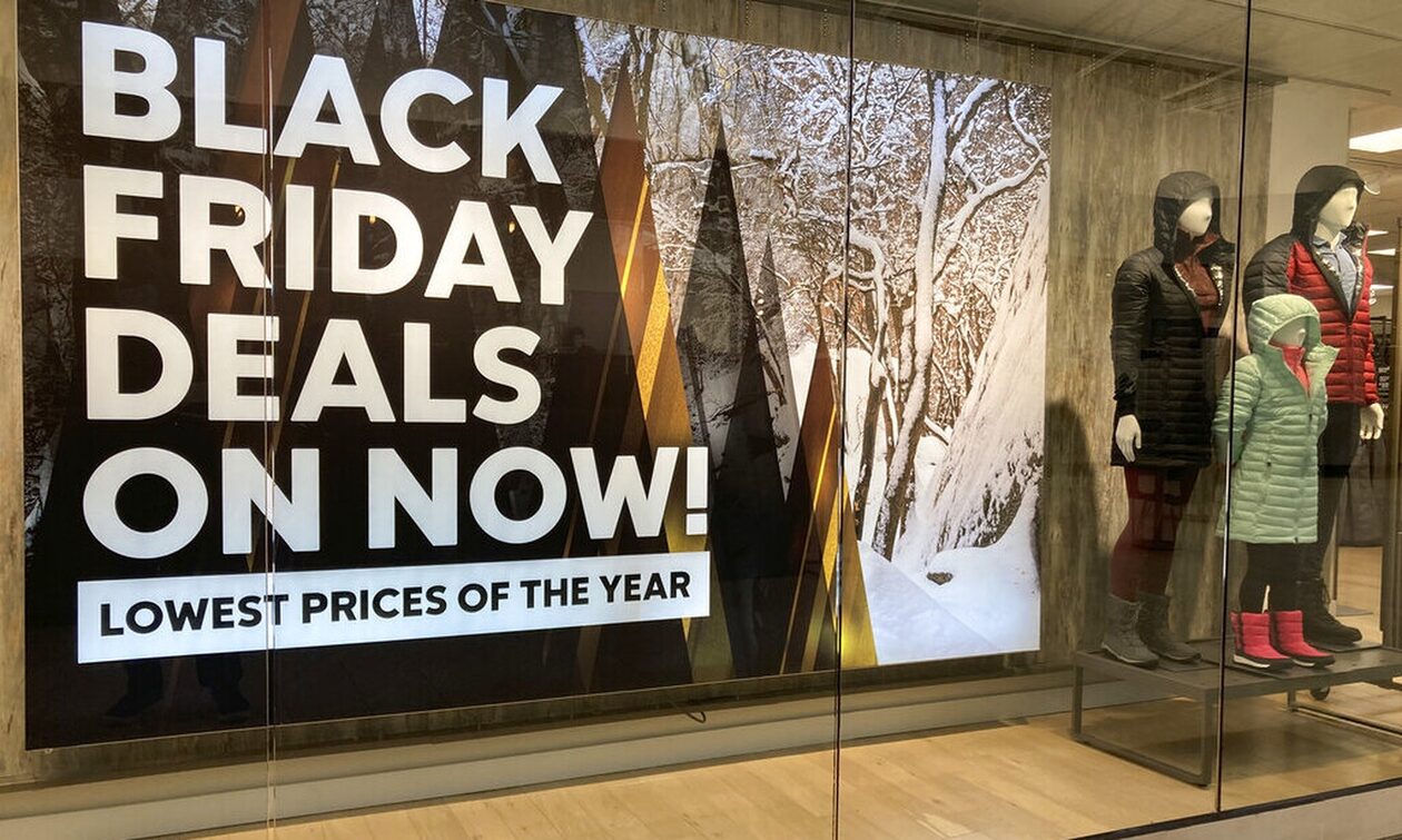 Black Friday 2023: Τρέχουν να προλάβουν τη «Μαύρη Παρασκευή» – Ξεκινούν τις προσφορές τα καταστήματα