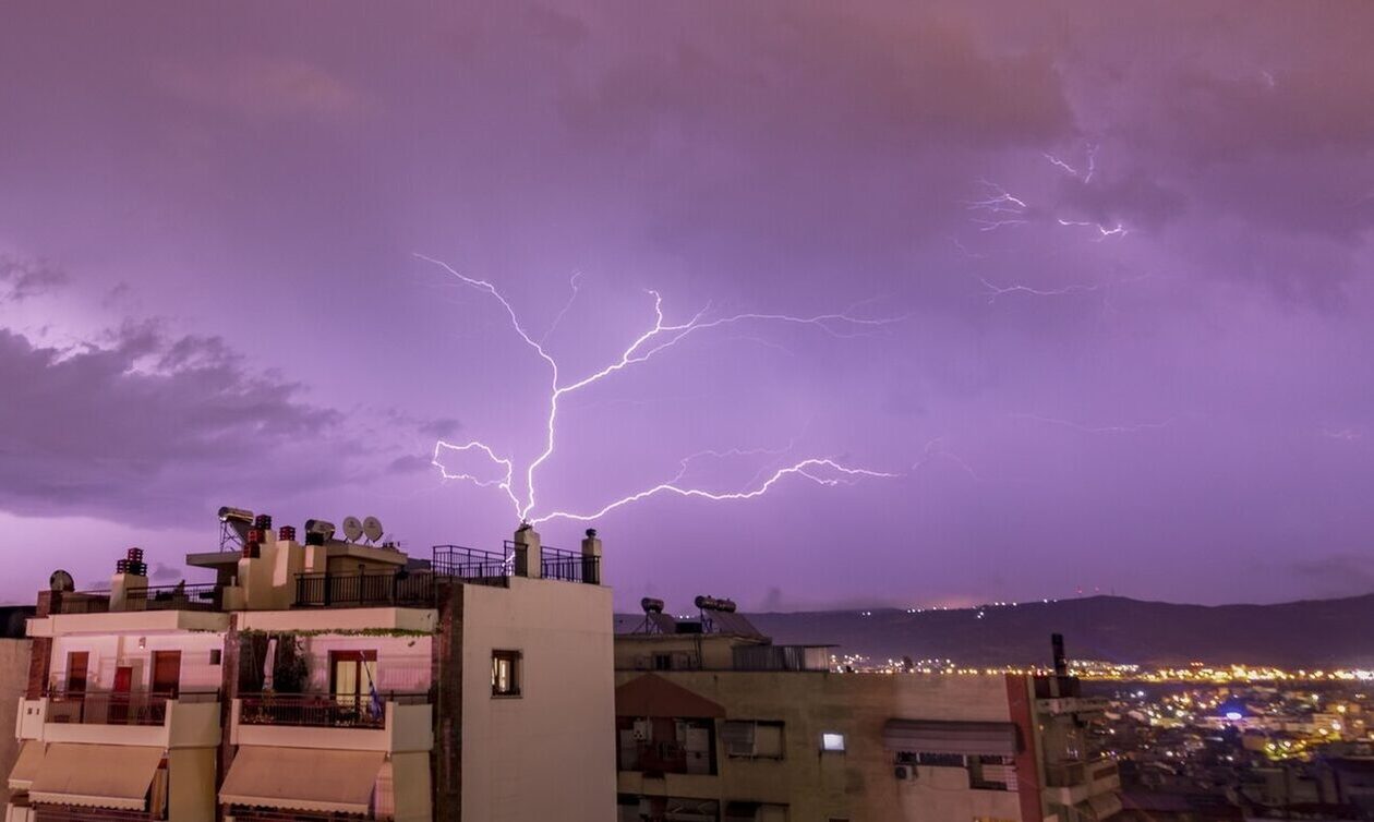 Καιρός: Έκτακτο δελτίο ΕΜΥ –  Ισχυρές βροχές, καταιγίδες και χαλάζι τις επόμενες ώρες