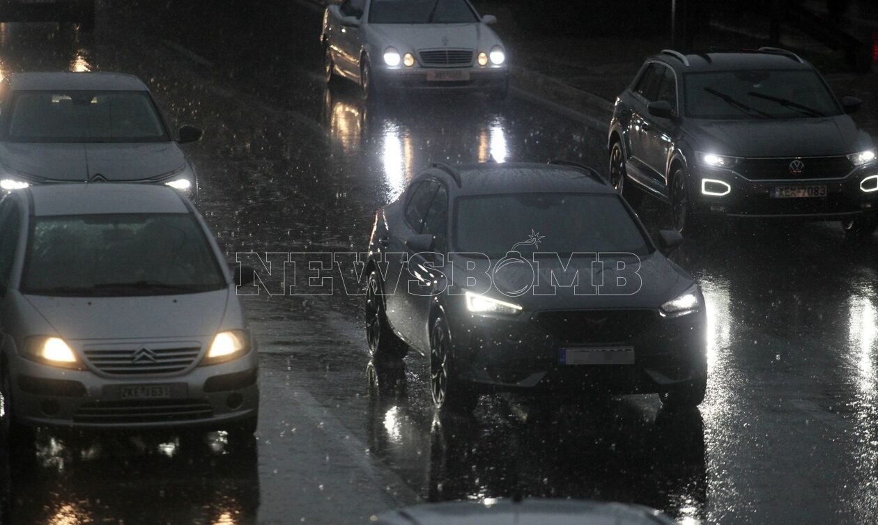 Κίνηση τώρα: Κλειστό το κέντρο της Αθήνας – Χάος στους περιφερειακούς δρόμους