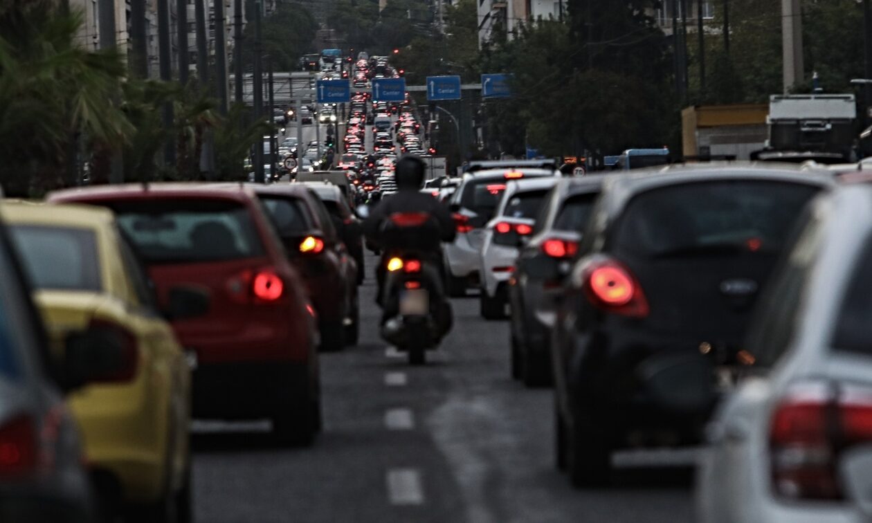 Κίνηση τώρα: Κλείνει σταδιακά το κέντρο της Αθήνας – Πού υπάρχει μποτιλιάρισμα