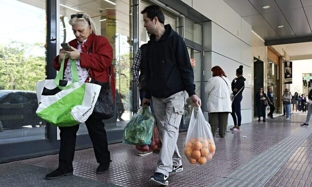 Νέα μέτρα για τις προσφορές – Στους 700 οι κωδικοί «μόνιμης μείωσης τιμής»