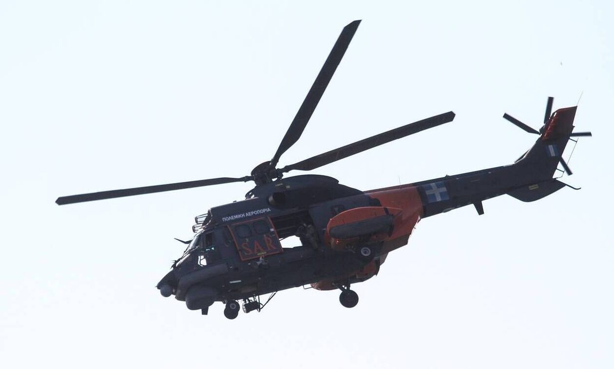 Ηράκλειο: Γέφυρα ζωής για δίδυμα βρέφη – Μεταφέρθηκαν με Super Puma από τη Σαντορίνη στο ΠΑΓΝΗ