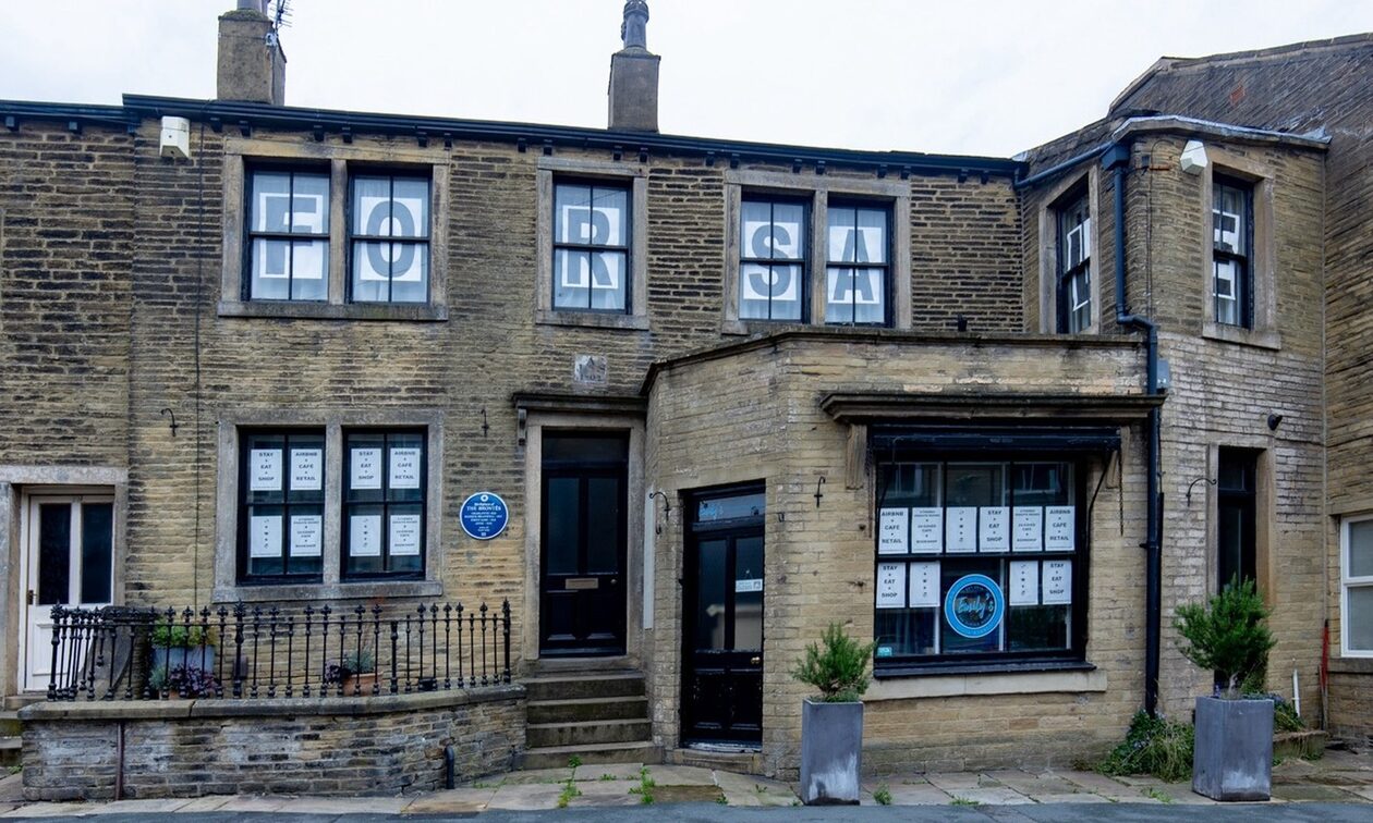 Προς πώληση το πατρικό σπίτι των αδελφών Μπροντέ – Εκστρατεία για να γίνει πολιτιστικό κέντρο