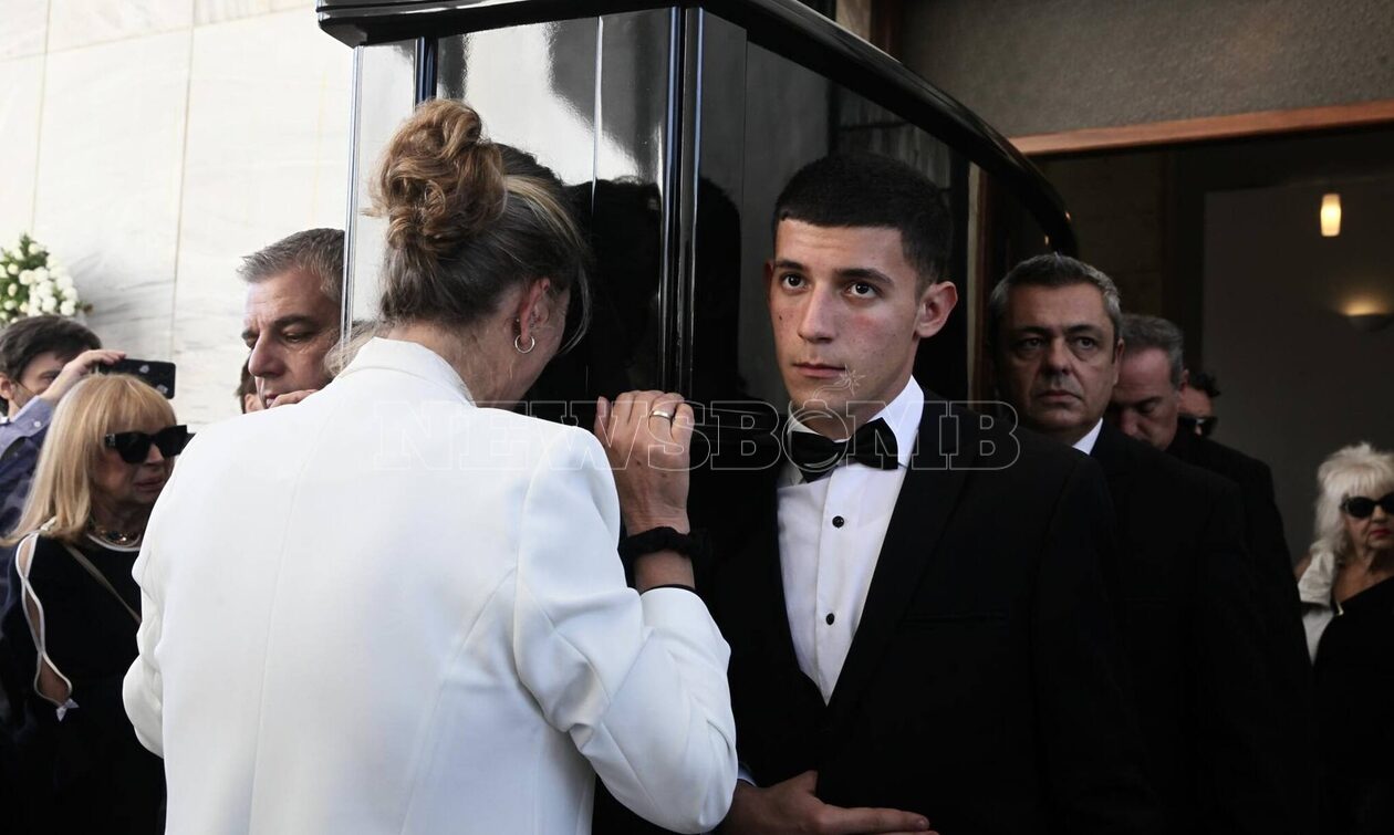 Σπύρος Φωκάς: Αυτό είναι το τραγούδι που χόρεψε η σύζυγός του στην κηδεία του