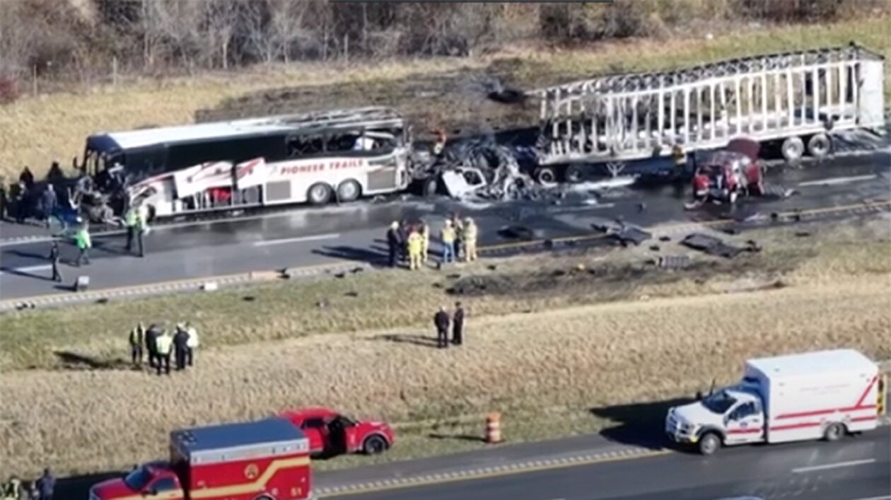 Οχάιο: Τρεις νεκροί και 15 τραυματίες από σύγκρουση φορτηγού με σχολικό λεωφορείο