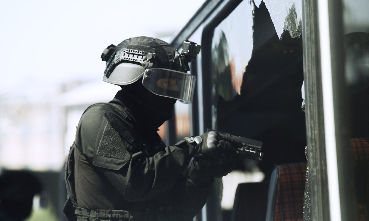 Τρομοκρατία: Το πλούσιο παρελθόν των δύο Τούρκων συλληφθέντων – Το υπόγειο τούνελ «γιάφκα» των 47 μ.