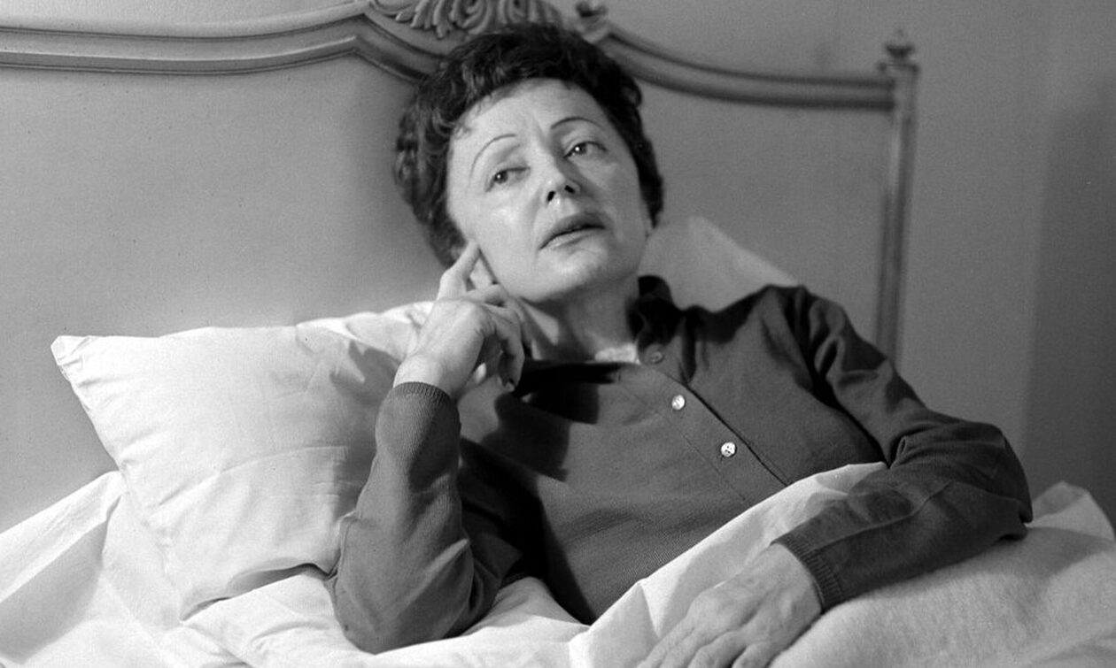 Εντίθ Πιάφ: Το «σπουργιτάκι της Γαλλίας»… ξαναζεί μέσα από την πρώτη βιογραφική ταινία με ΑΙ