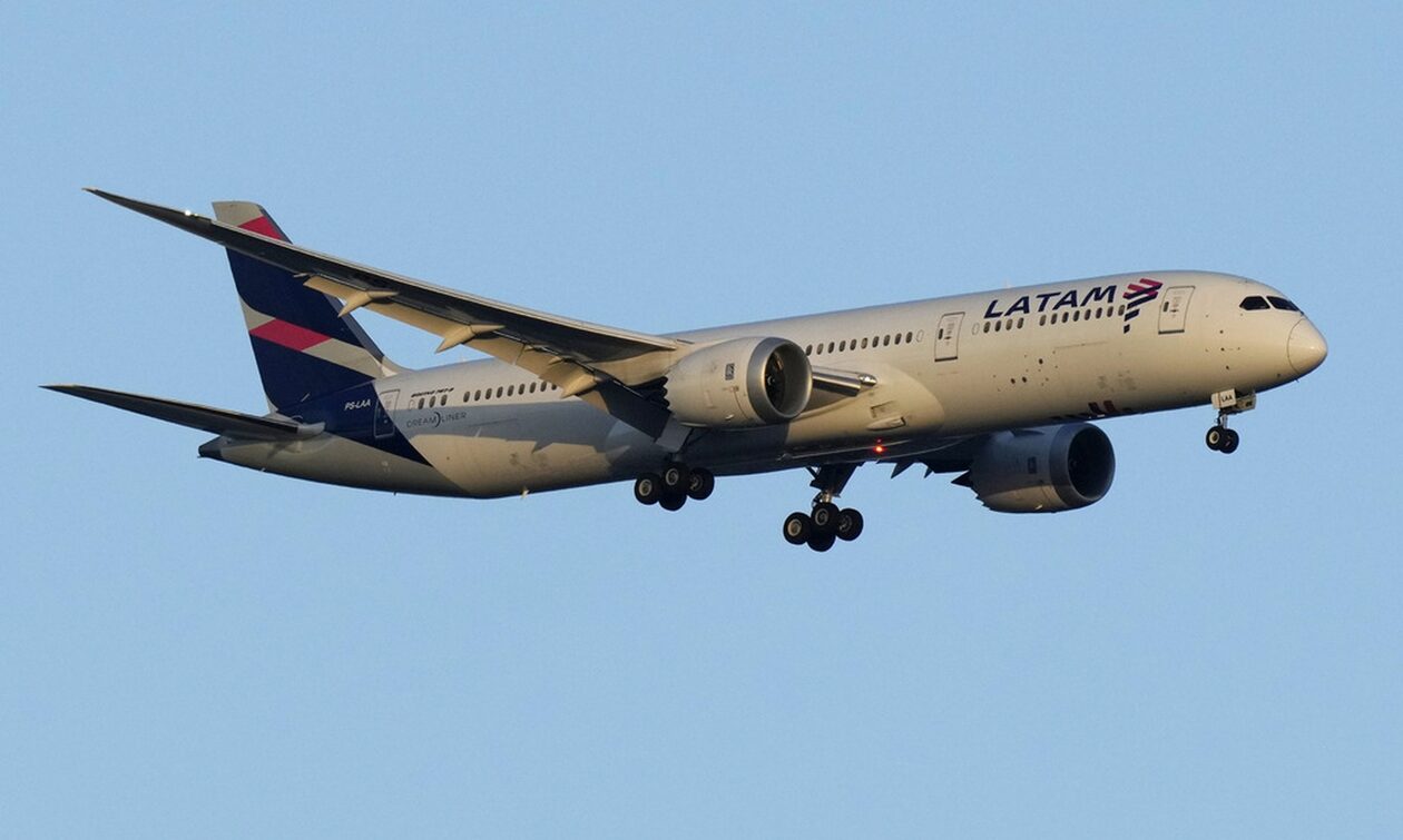 Πτήση-θρίλερ για Airbus που πετούσε πάνω από τη Βραζιλία – Χτύπησε πουλί και πήρε φωτιά ο κινητήρας