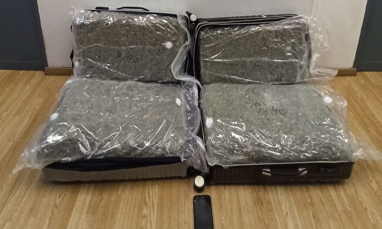 Συνελήφθη 30χρονη στο αεροδρόμιο «Ελευθέριος Βενιζέλος» – Έκρυβε 37 κιλά κάνναβης