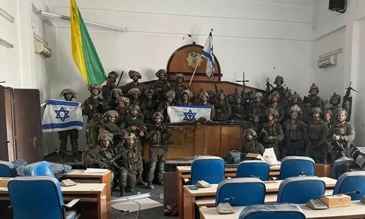 Πόλεμος στο Ισραήλ: Ο IDF ανατινάζει το κοινοβούλιο στη Γάζα μετά τη φωτογραφία [vid]