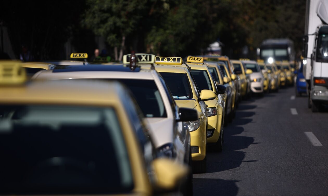 Κίνηση στους δρόμους: Καθυστερήσεις στο κέντρο λόγω της συγκέντρωσης των ταξί