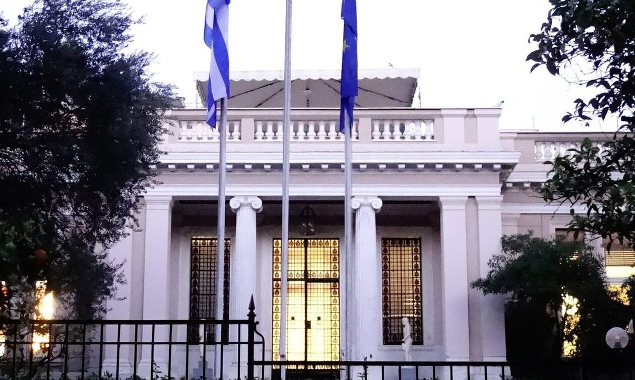 ΝΔ για Κασσελάκη: Δεν κατάλαβε τι είπαν Μητσοτάκης και Μαρινάκης, έγραψε λάθος την εταιρεία που δούλ