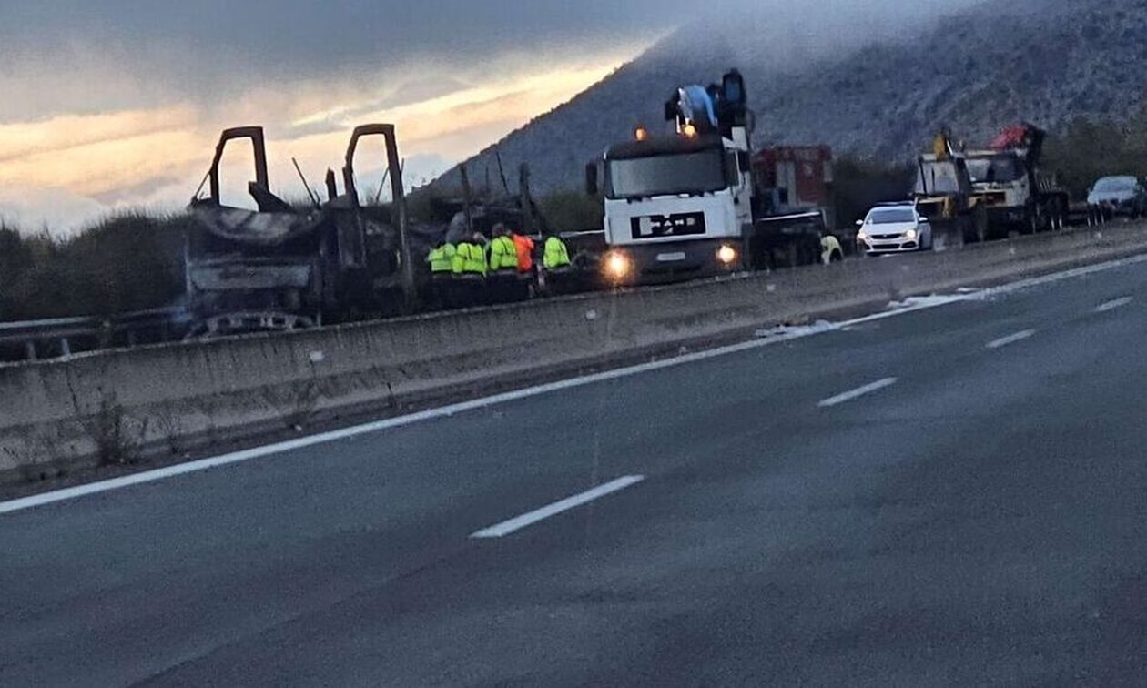 Νταλίκα τυλίχθηκε στις φλόγες στην Εγνατία στο ρεύμα Κοζάνη – Βέροια
