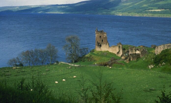 1492599-loch-ness.jpg