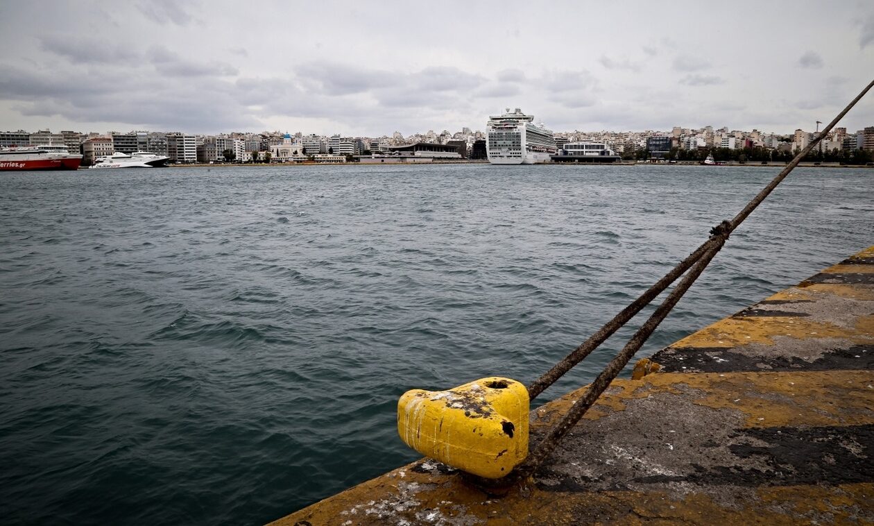 Απαγορευτικό απόπλου σε Πειραιά, Ραφήνα και Λαύριο λόγω των θυελλωδών ανέμων