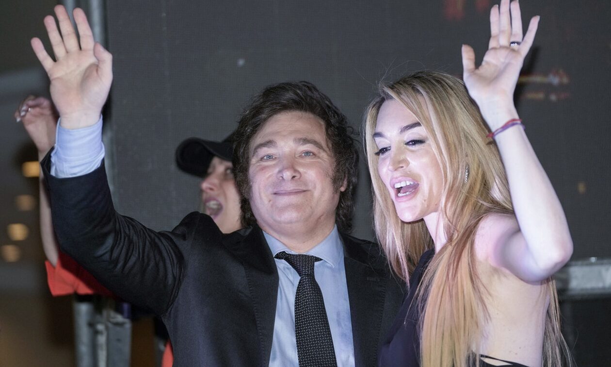 Αργεντινή: Ποιος είναι ο νέος πρόεδρος Χαβιέρ Μιλέι – Το «αλυσοπρίονο» και τα συγχαρητήτια Τραμπ