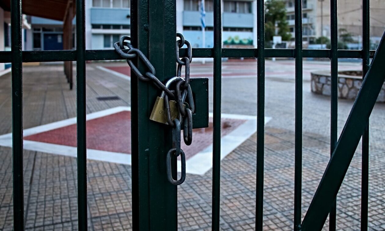 Πότε κλείνουν τα σχολεία για τις διακοπές – Πότε επιστρέφουν οι μαθητές στα θρανία