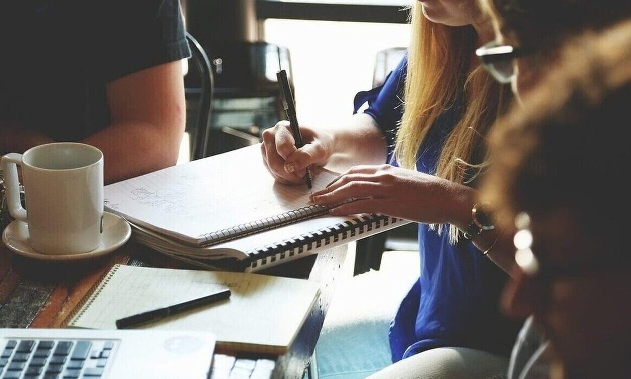 ΔΥΠΑ: Μειώθηκαν στις 900.000 οι εγγεγραμμένοι άνεργοι τον Οκτώβριο