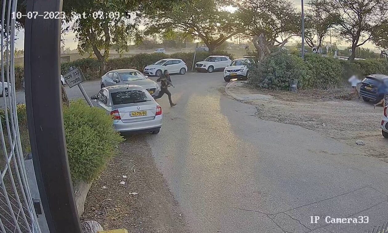 Πόλεμος στο Ισραήλ: Βίντεο ντοκουμέντο με άνδρες της Χαμάς που εκτελούν δύο γυναίκες