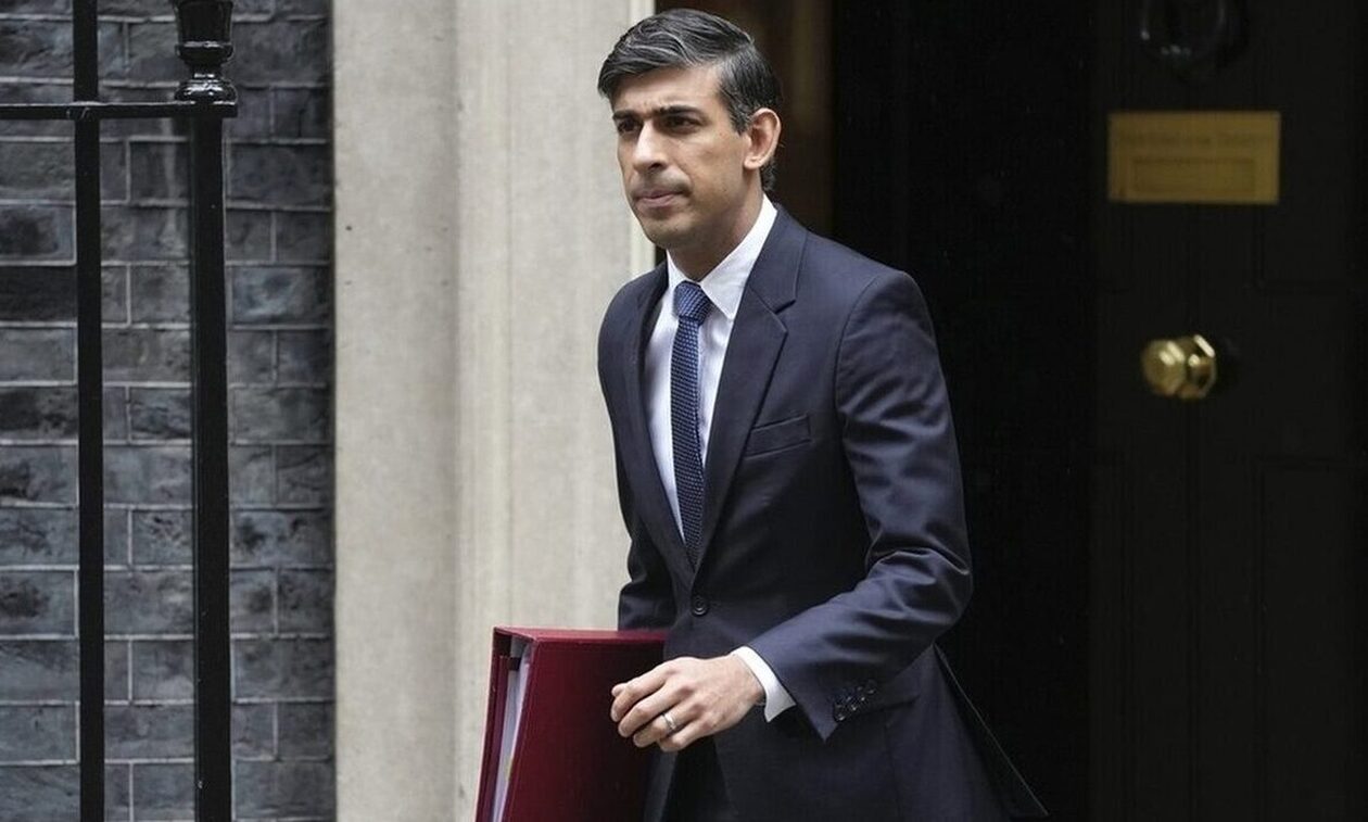 Σούνακ: Υπόσχεται μειώσεις φόρων έπειτα από την υποχώρηση του πληθωρισμού