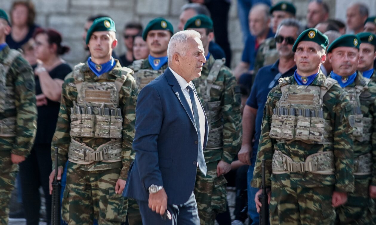 Ευάγγελος Αποστολάκης για την Ημέρα Ενόπλων Δυνάμεων – «Είμαστε υπερήφανοι – Είμαστε ευγνώμονες»