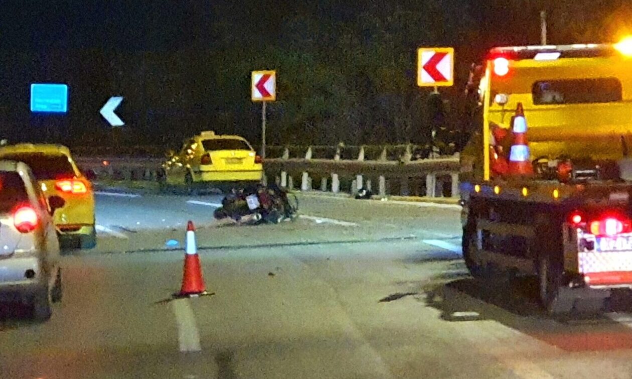 Τροχαίο με νεκρό στην Καλλιθέα: Μηχανή συγκρούστηκε με ταξί – Nεκρός ο δικυκλιστής