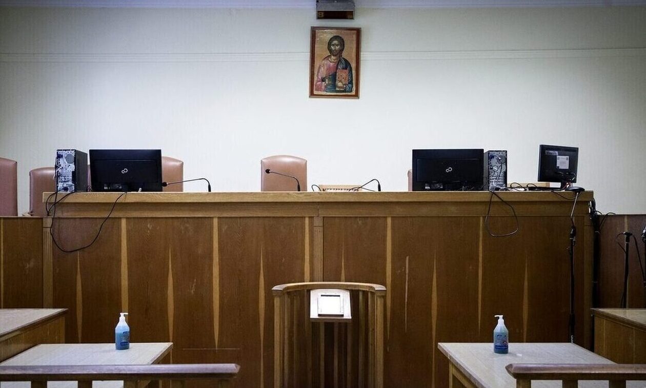 Αχαΐα: Απίστευτο και όμως ελληνικό – Τον κλητεύουν σε δίκη από τον άλλον κόσμο!