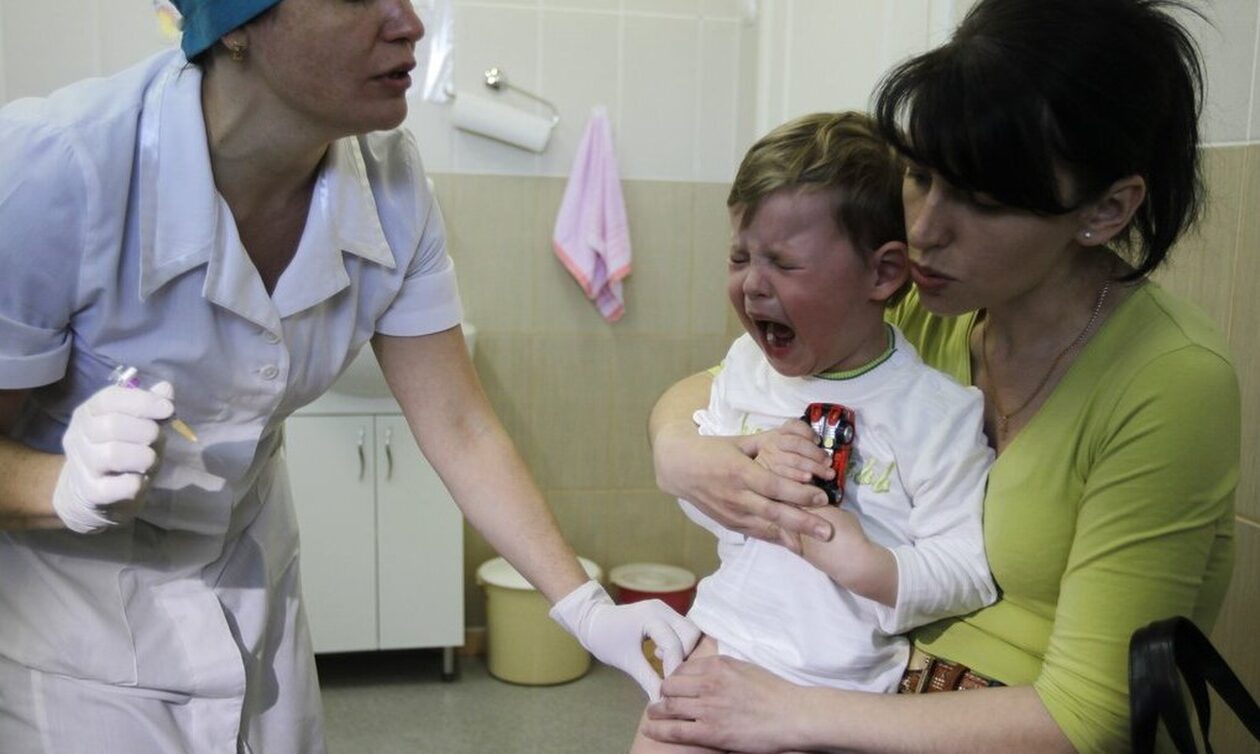 Βρετανία: Συναγερμός για τα κρούσματα ιλαράς σε παιδιά – Οι οδηγίες προς τους γιατρούς