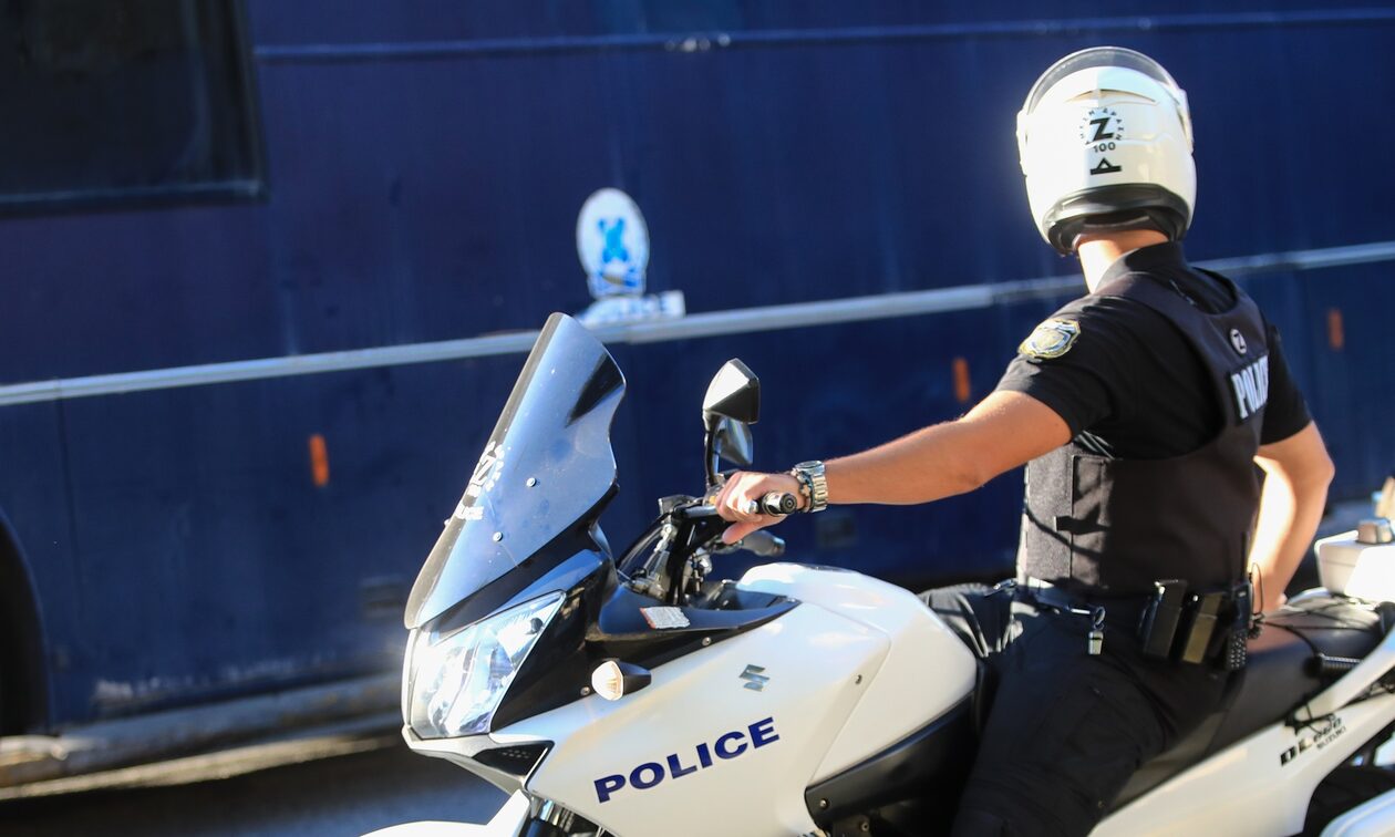 Ελεύθεροι ο αστυνομικός και ο επιχειρηματίας που κατηγορούνται ότι εξαπατούσαν οφειλέτες