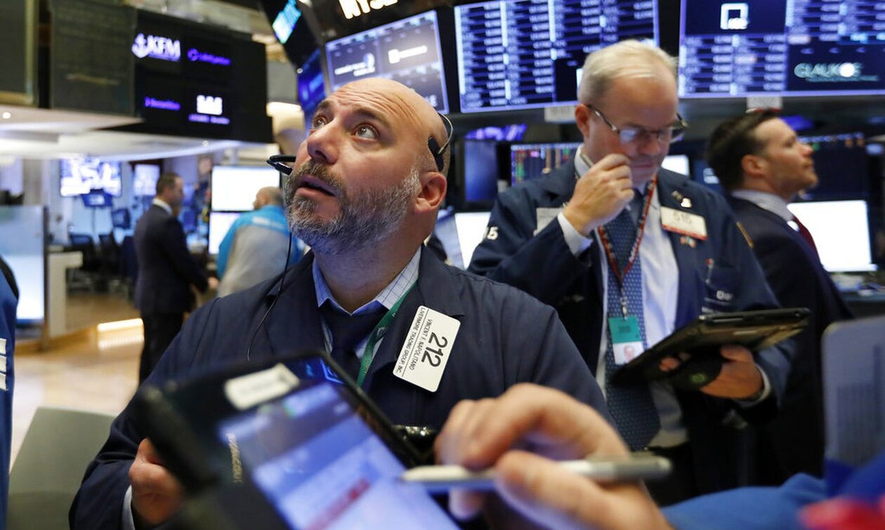 Τα πρακτικά της Fed για τα επιτόκια «πάγωσαν» τη Wall Street