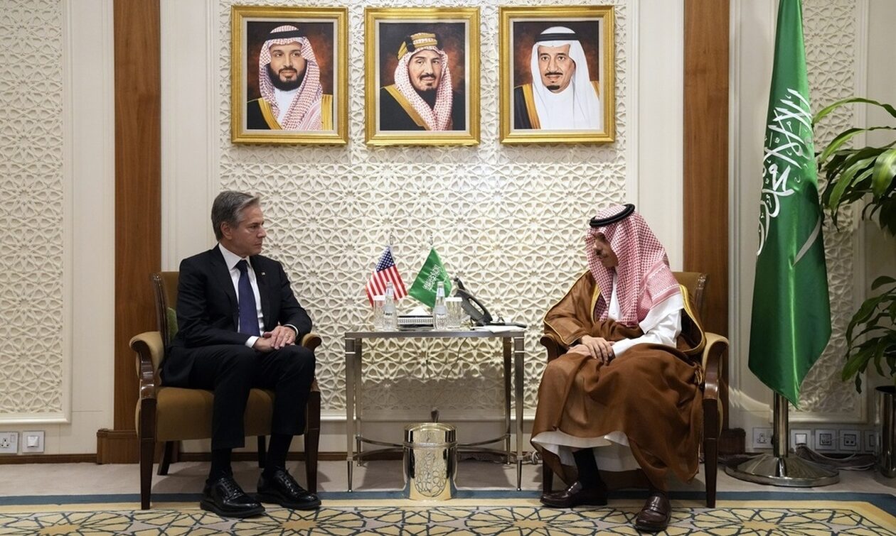 Συνομιλίες μεταξύ ΗΠΑ και Σαουδικής Αραβίας για την εκεχειρία και τη βοήθεια στη Γάζα